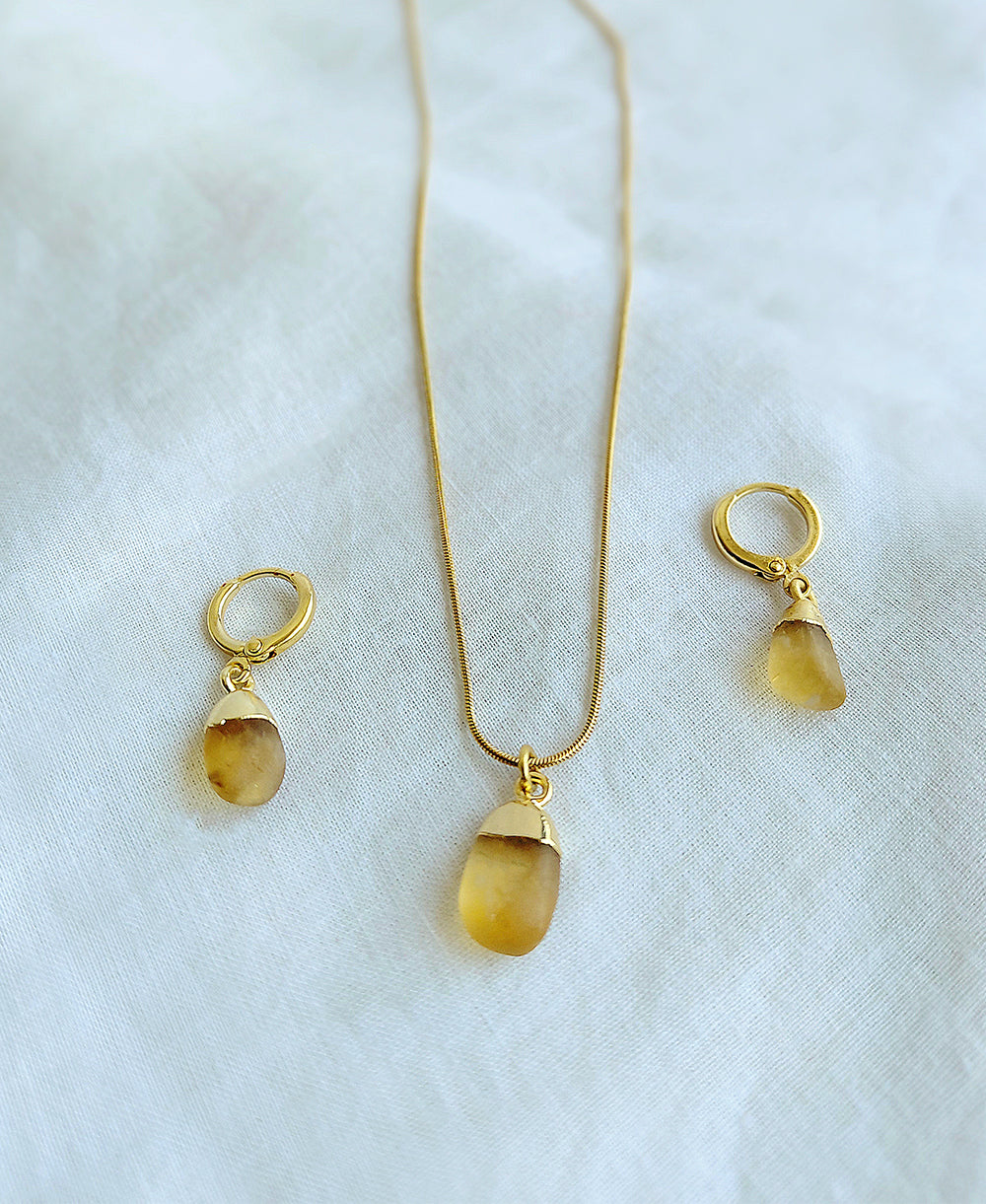 Golden Drip Citrine Jewellery Set with natural yellow citrine pendant necklace and matching 18K gold-plated drop earrings.