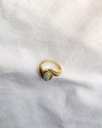 Side view vintage leaf ring with grey stone