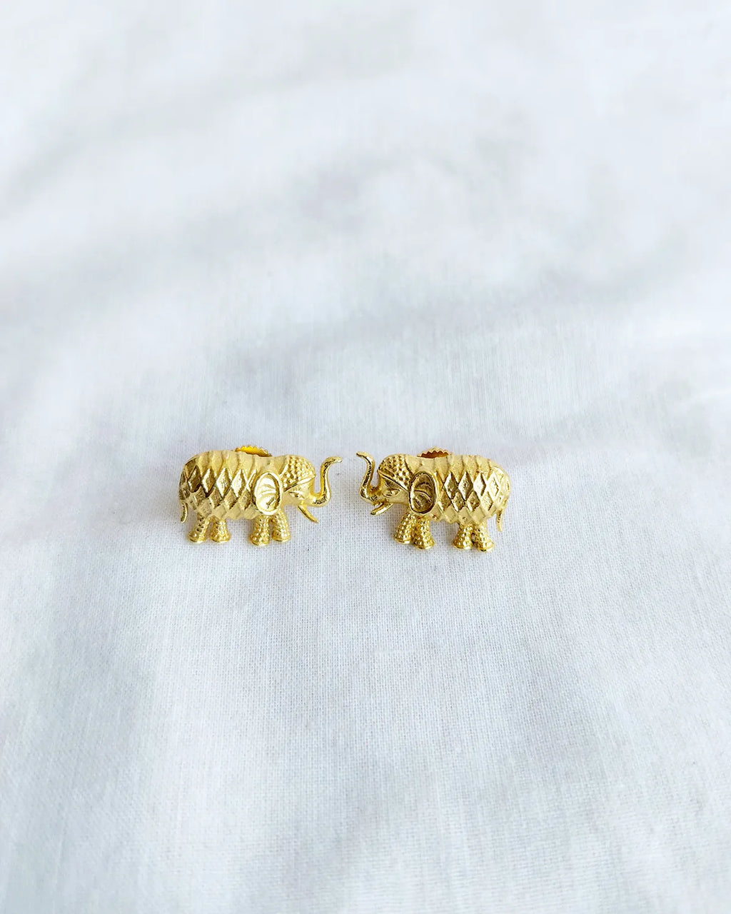 Royal elephant gold statement earrings - photo 4
