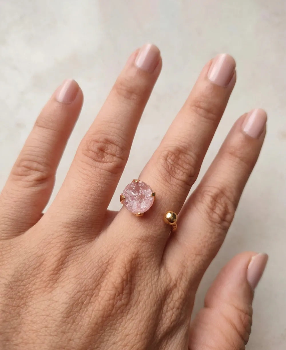 Rose Quartz Twisted Band Gold Ring