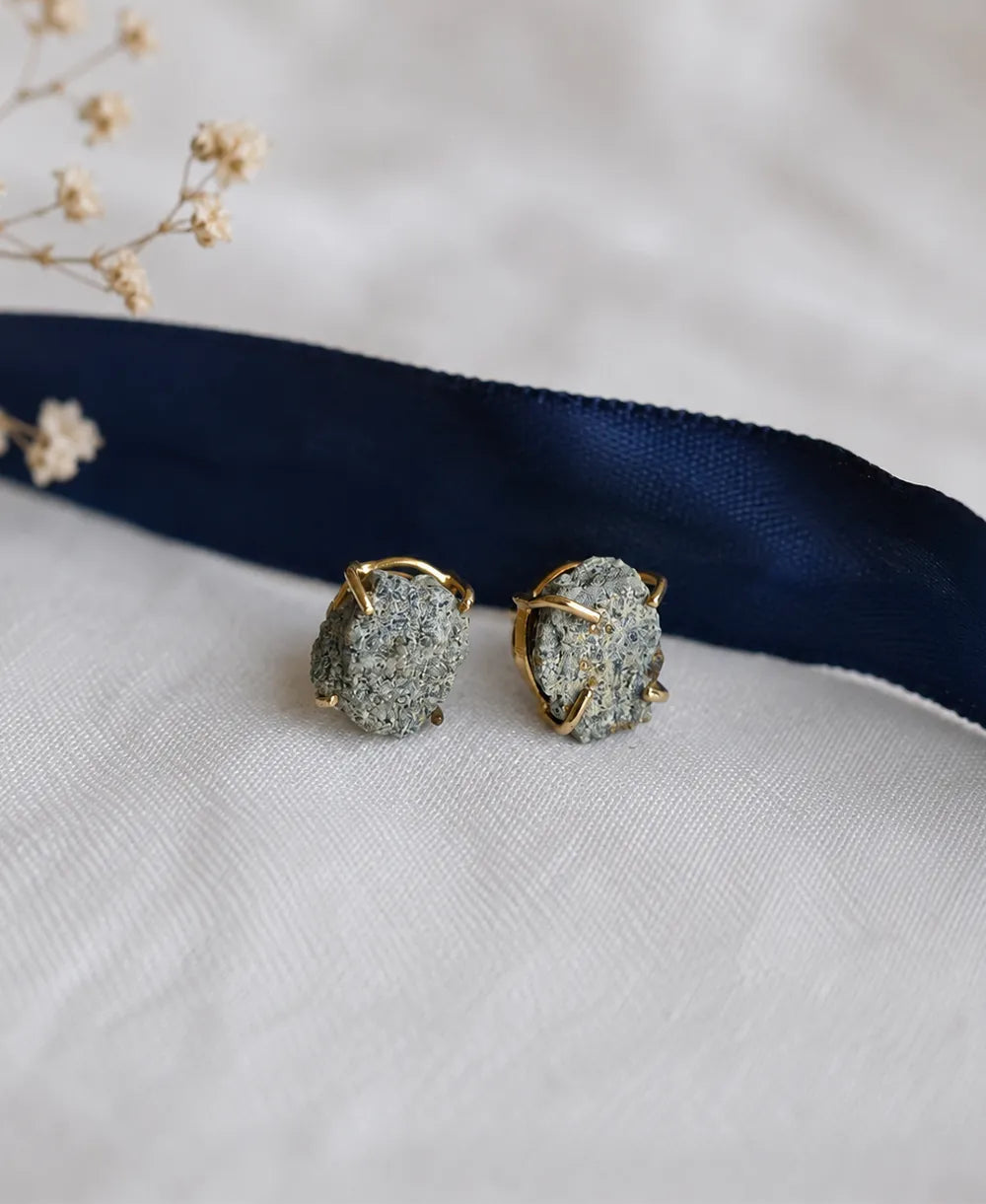 Minimal Grey Druzy Quartz Earrings