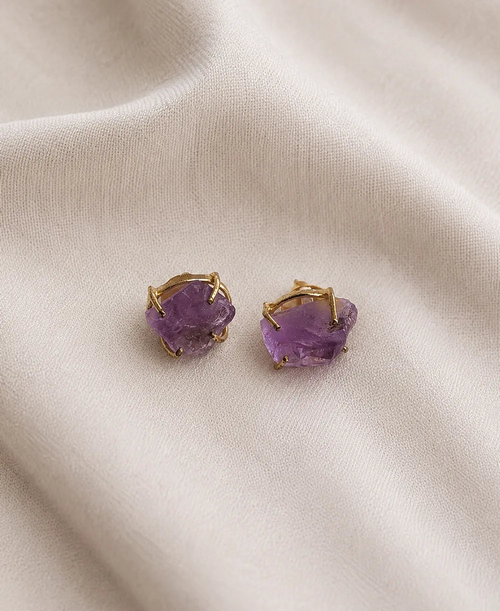 Violet Raw Amethyst Gold Stud Earrings