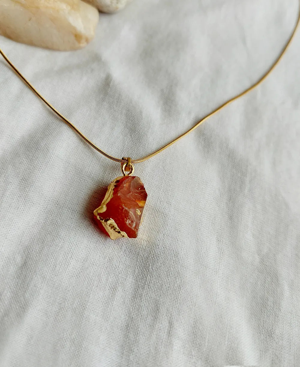 Minimal natural stone necklace for women by Solmist Muse
