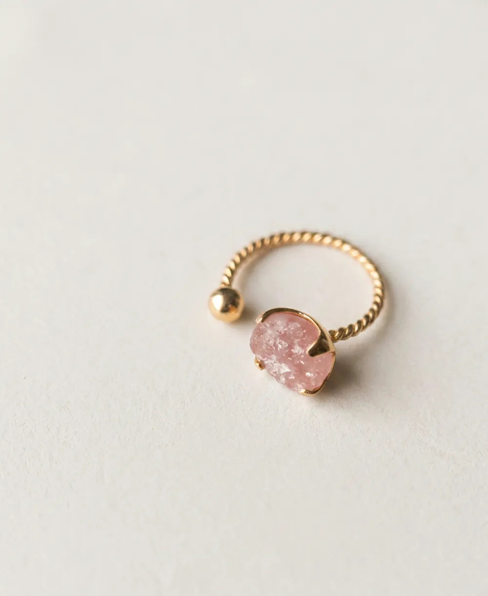 Rose Quartz Twisted Band Gold Ring