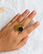 Black Stone Arc Gold Ring photo 3